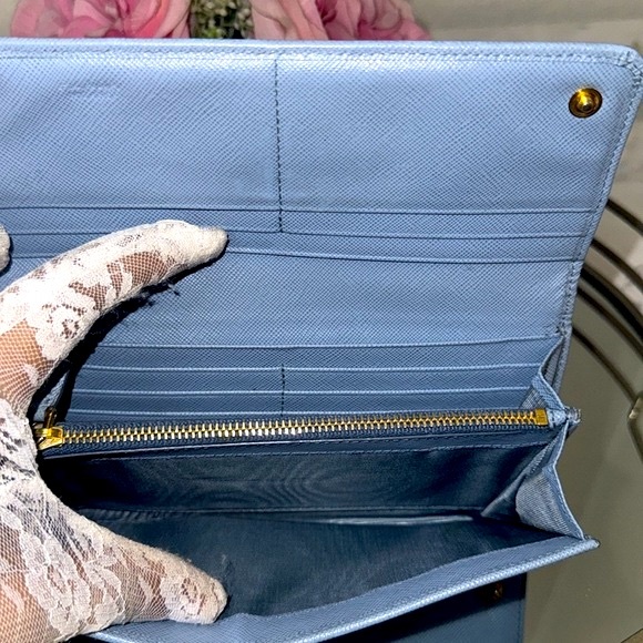 Authentic PRADA ribbon saffiano flap leather wallet - Picture 6 of 16